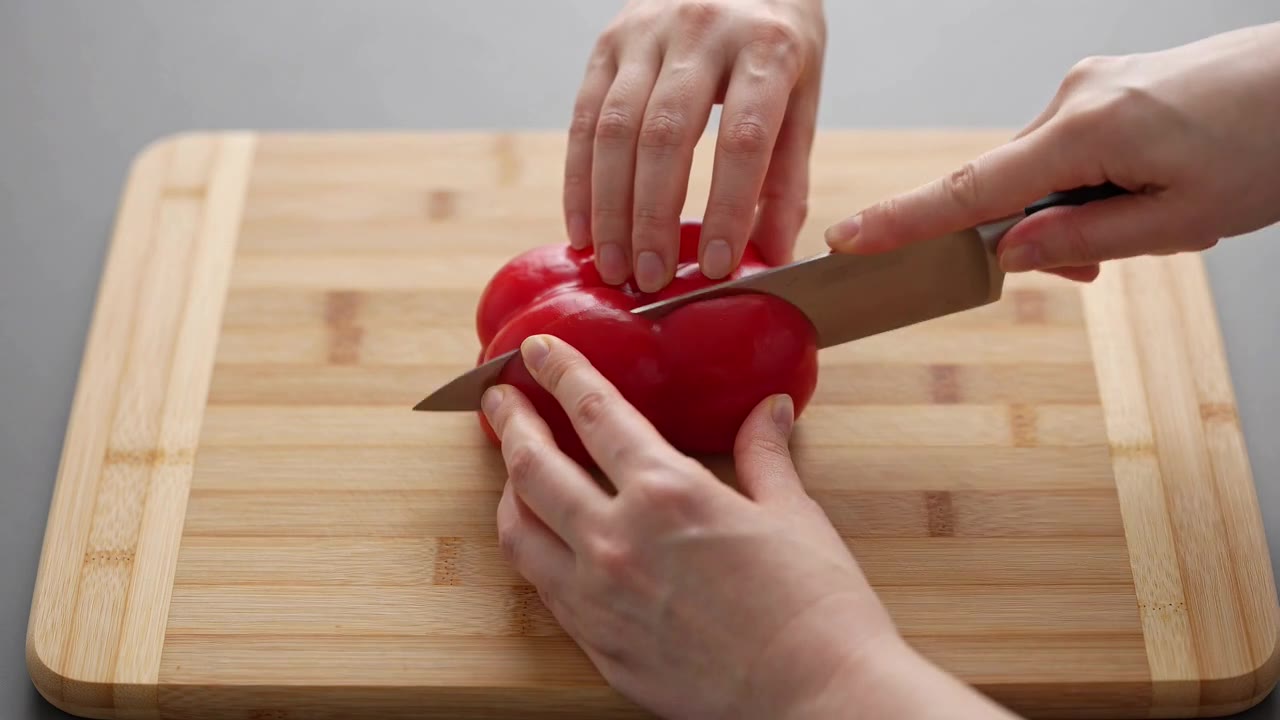 Grok Video: Chopping a pepper