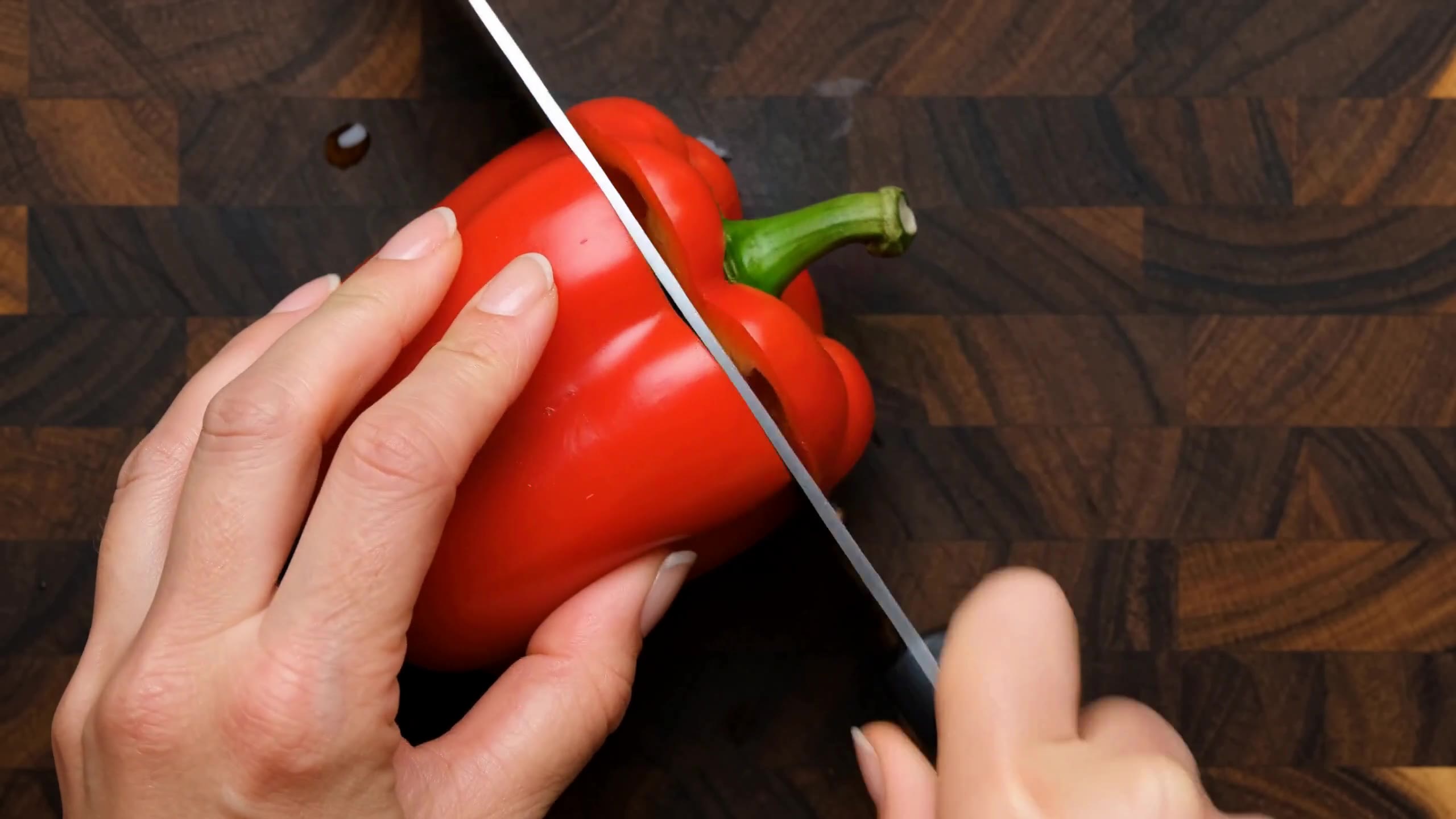 MiniMax H3: Chopping a pepper