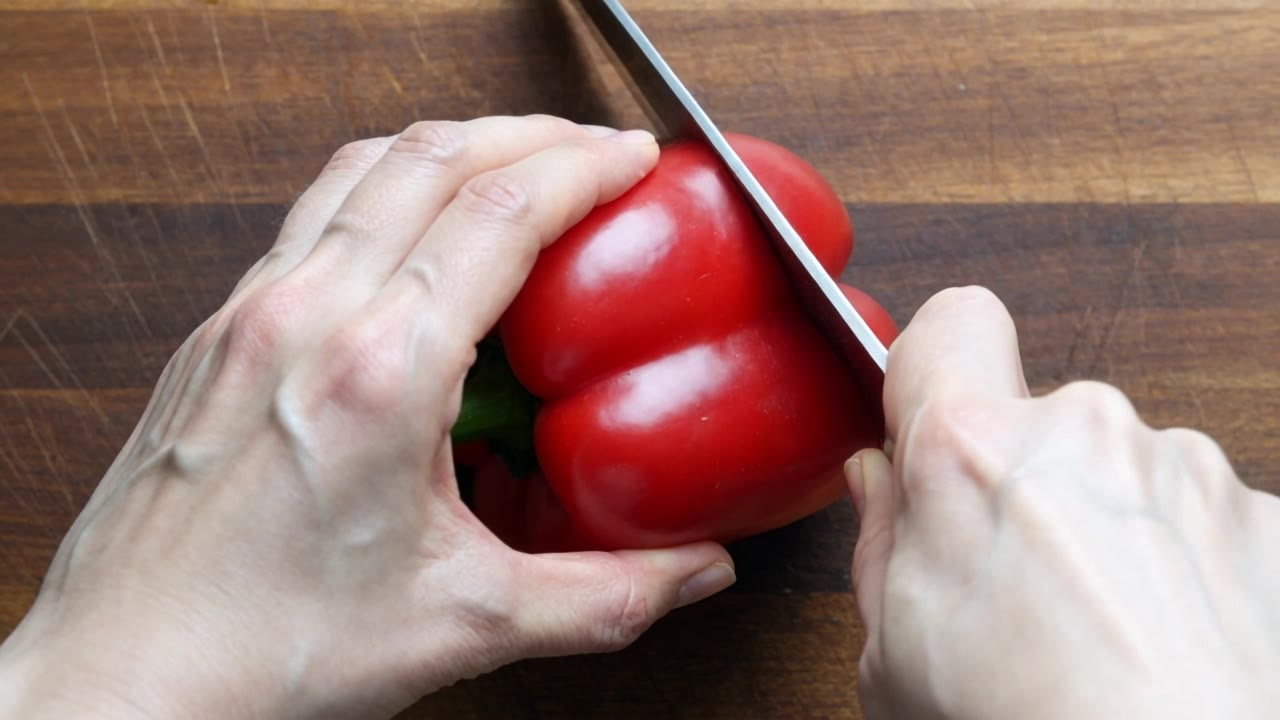 Kling 3.0 Turbo: Chopping a pepper