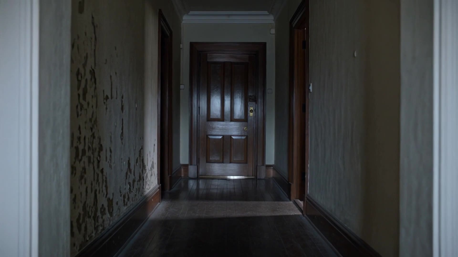 Kling 3.0: Dolly in to a door