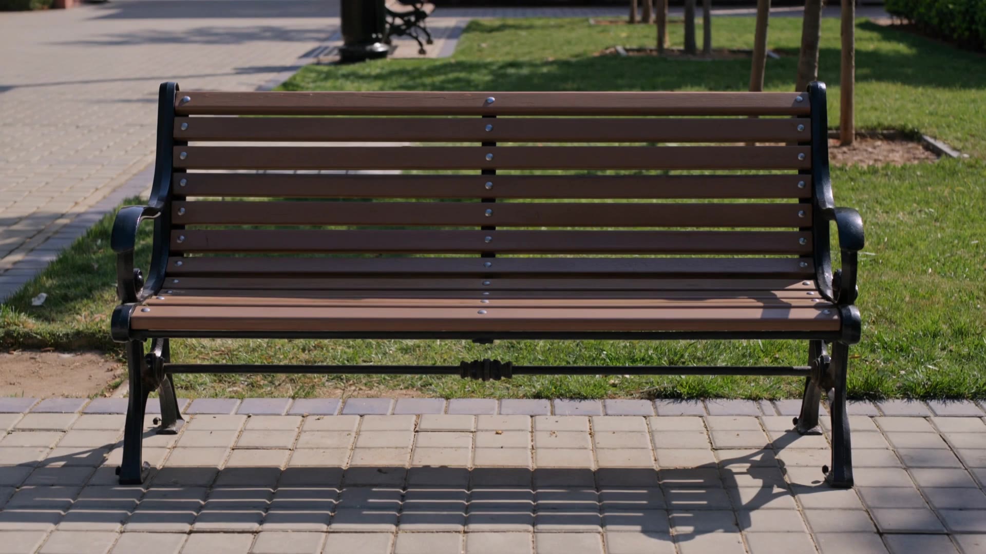 Kling 3.0: Same bench, day and dusk