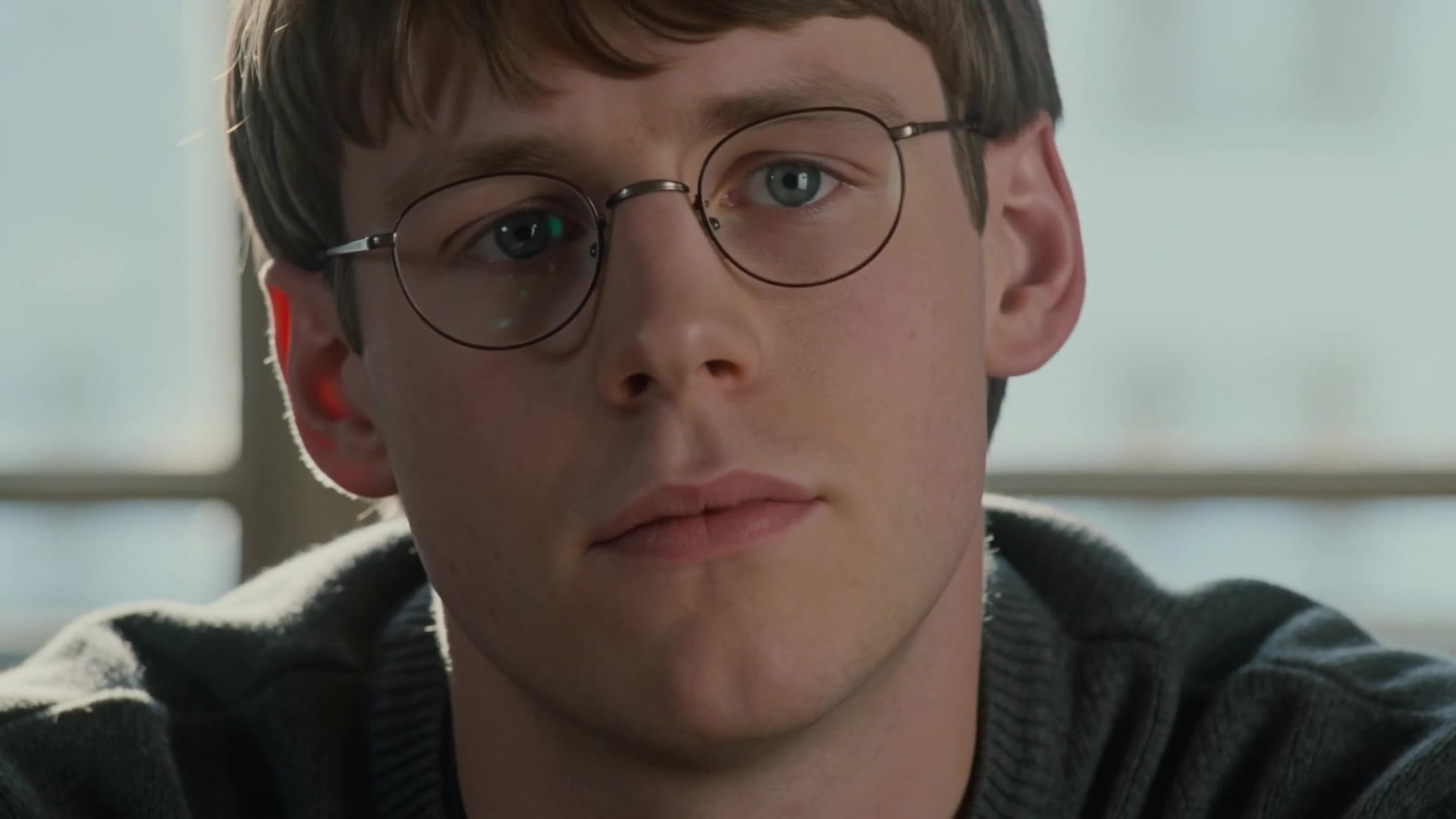 Seedance 2.0: Glasses reflection