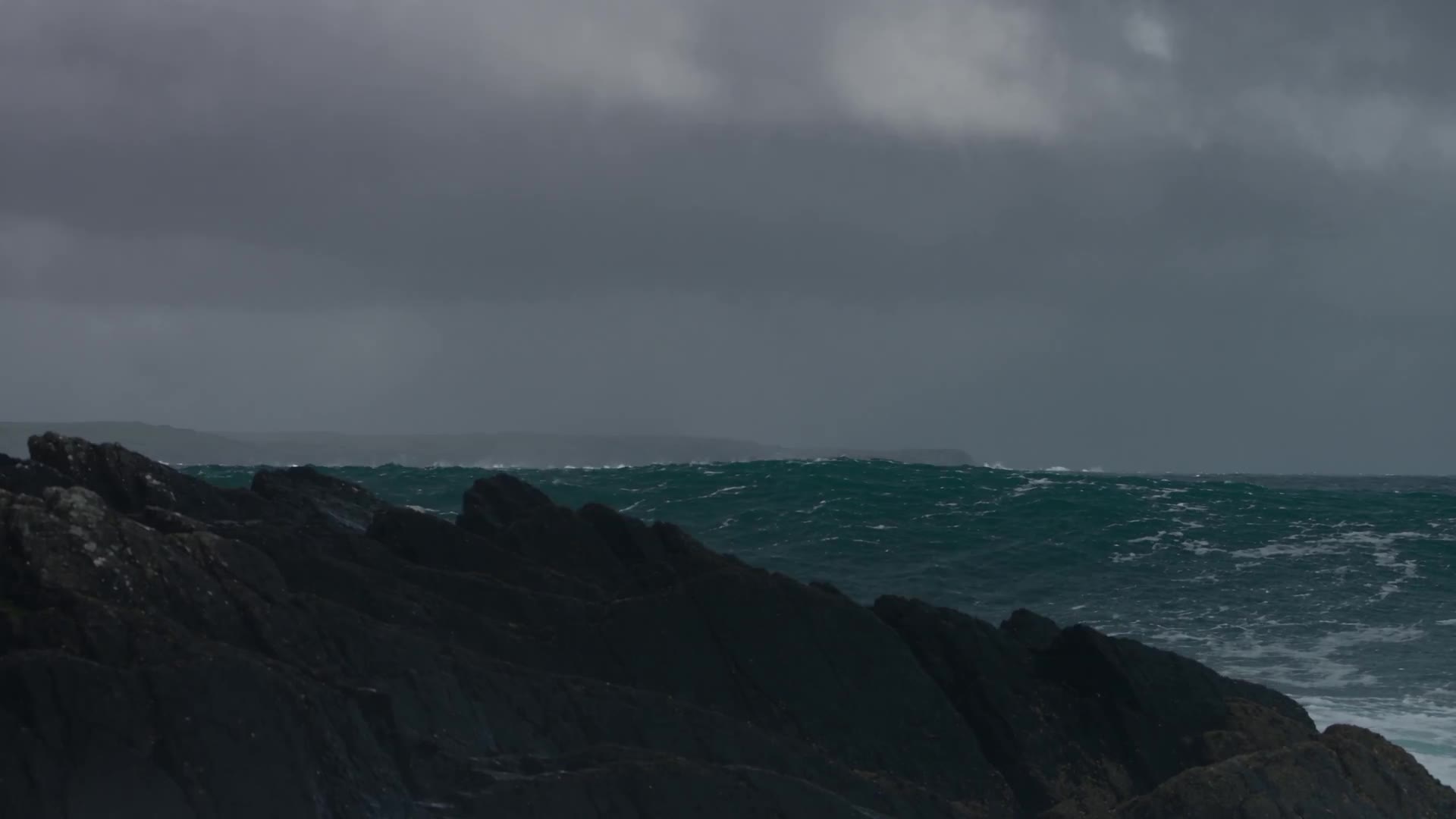 Seedance 2.5: Wave on rocks