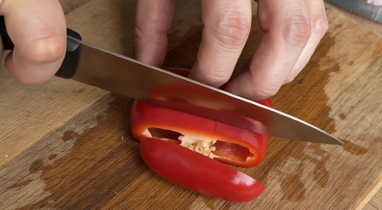 FLUX 3: Chopping a pepper