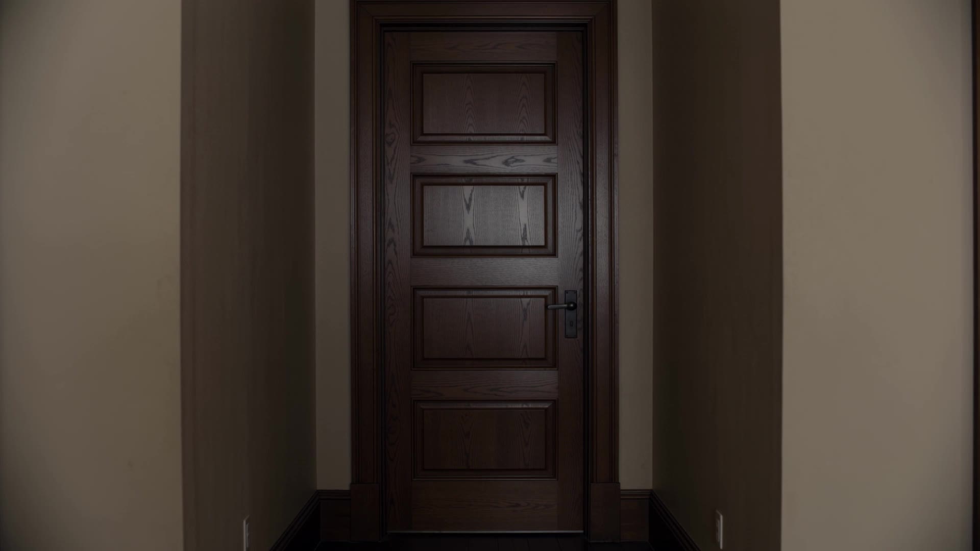 Kling 4.0: Dolly in to a door