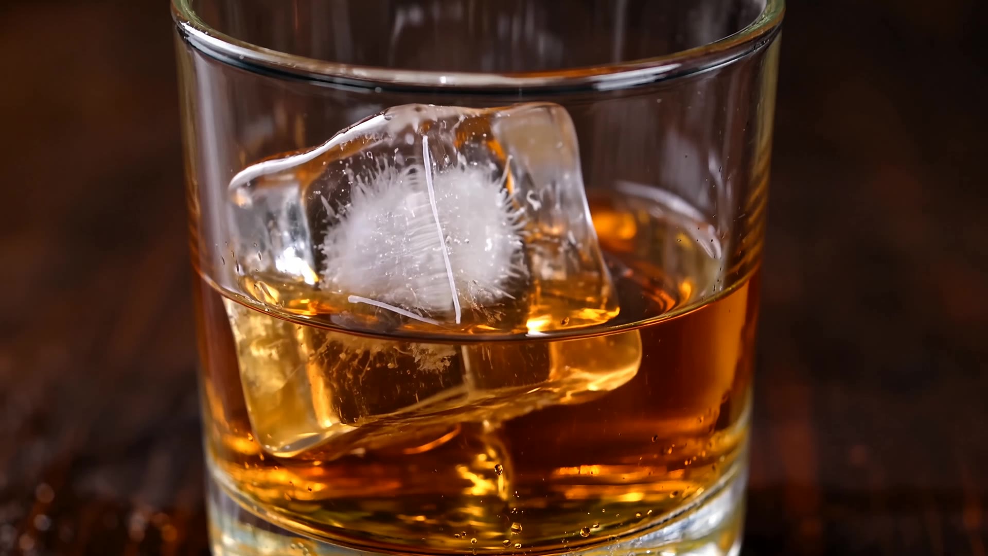 Wan 3.0: Ice melting in whisky