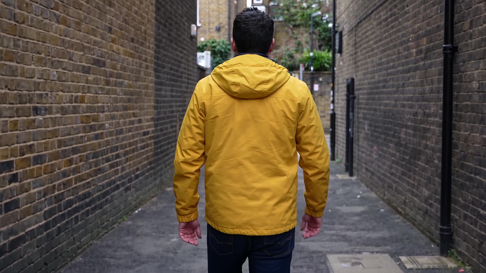 Wan 3.0: Alley, two angles